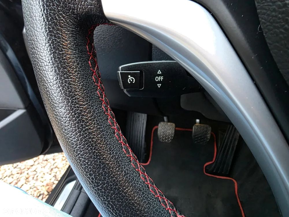 BMW X1 xDrive18d Sport Line - 35