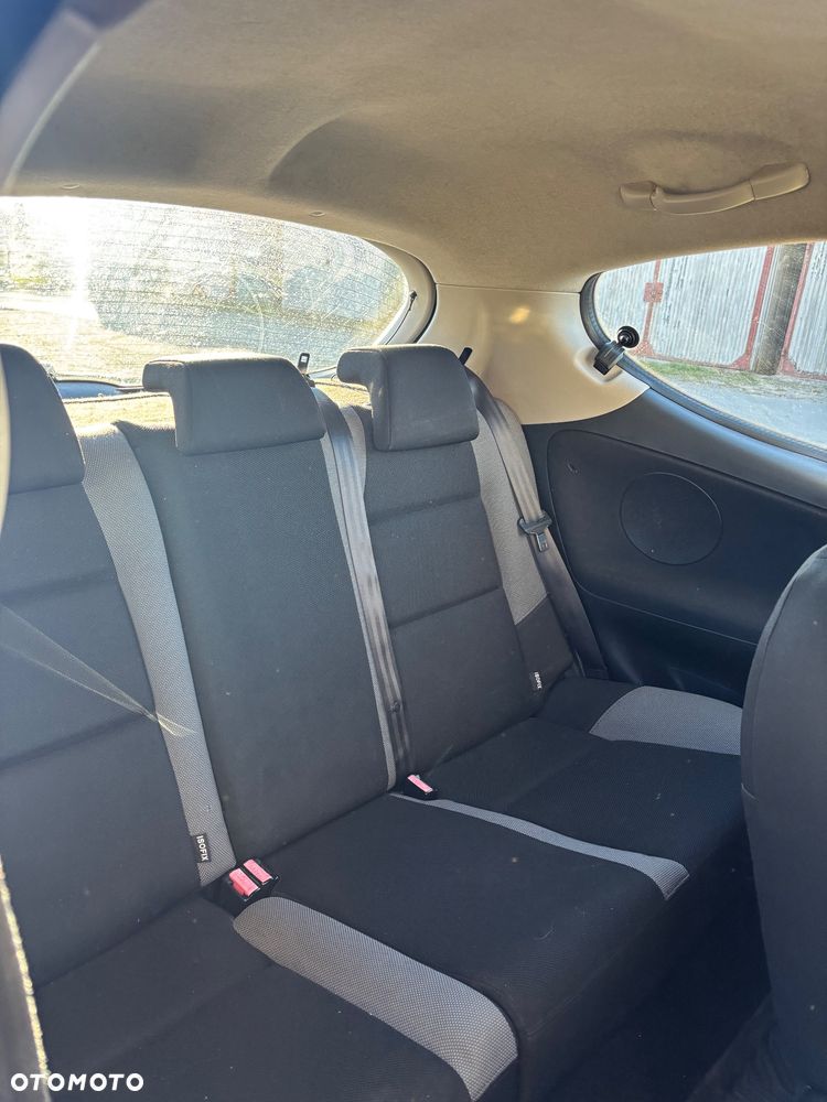 Peugeot 207 75 Urban Move - 8
