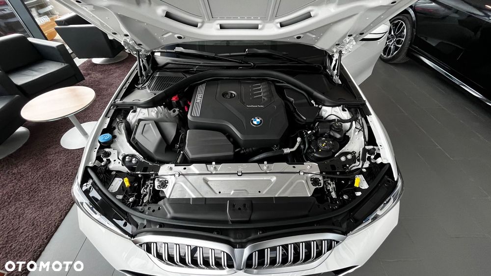 BMW Seria 3 330i xDrive M Sport - 3