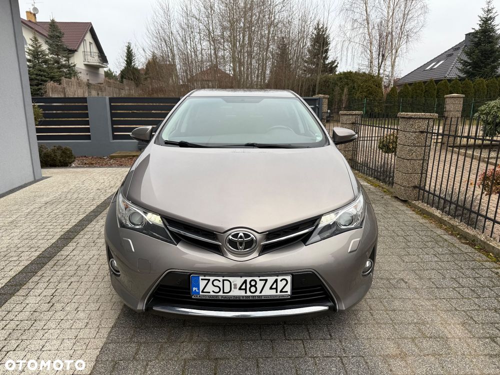 Toyota Auris 2.0 D-4D Prestige - 28