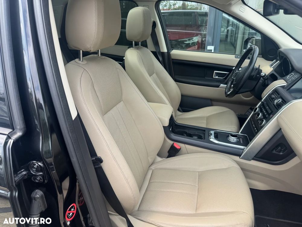 Land Rover Discovery Sport - 12