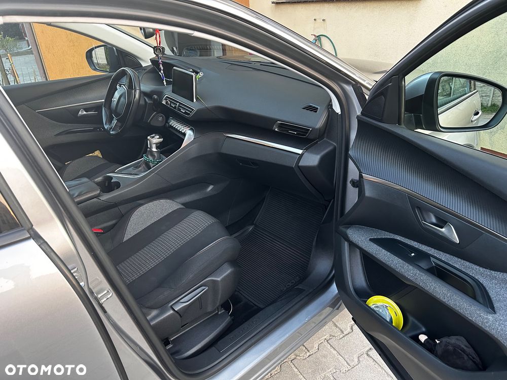 Peugeot 5008 1.5 BlueHDi Allure S&S - 11