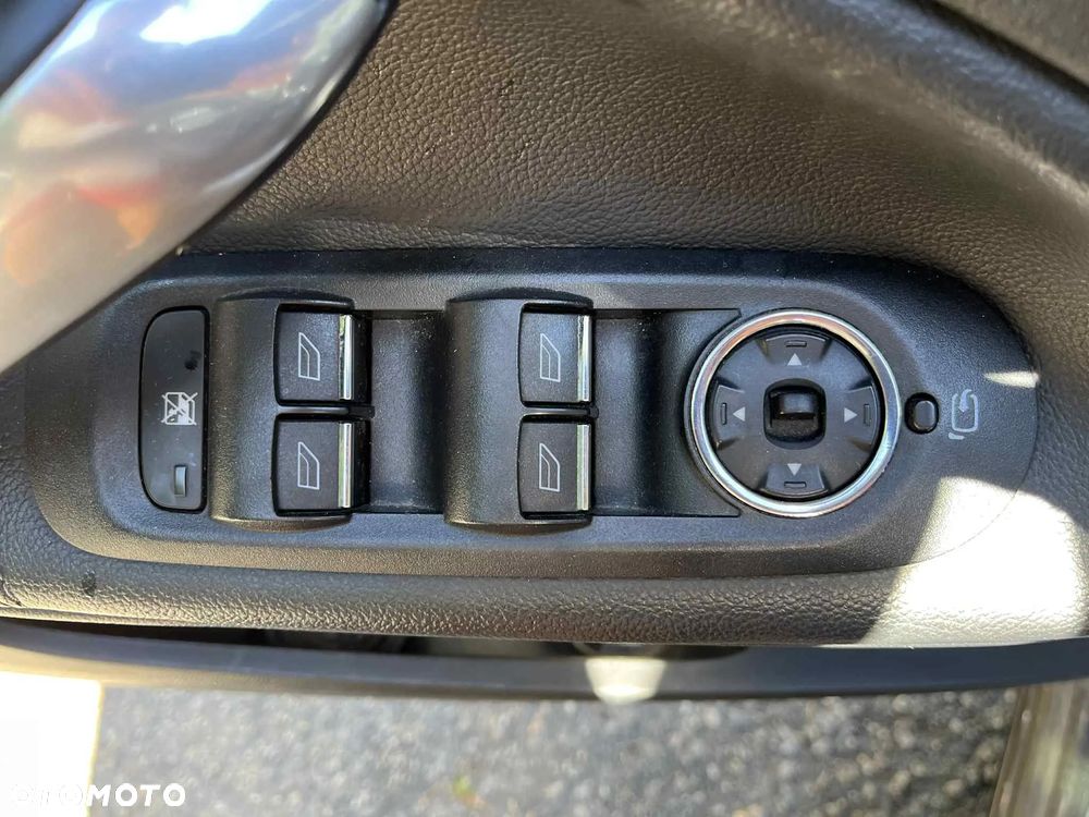 Ford Mondeo 2.5 Black Magic - 14