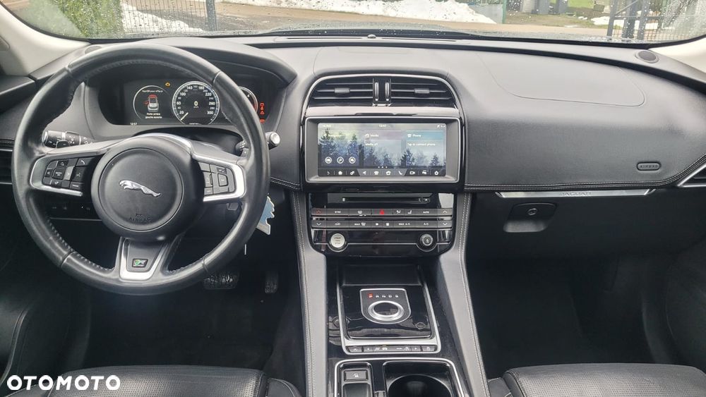 Jaguar F-Pace 20d AWD R-Sport - 9