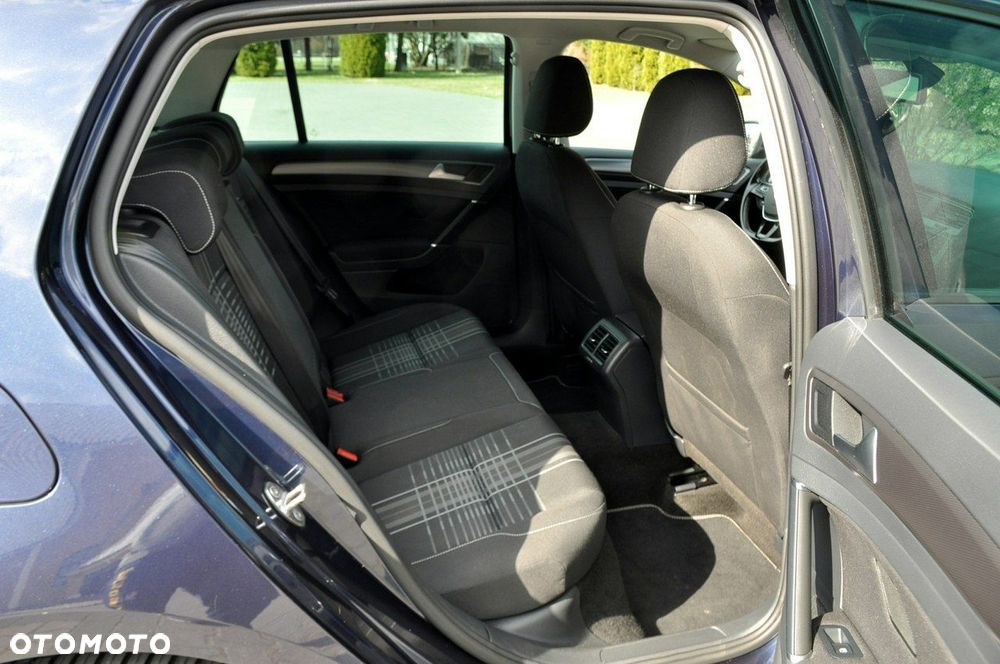 Volkswagen Golf - 20