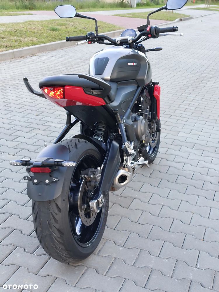 Triumph Trident - 16