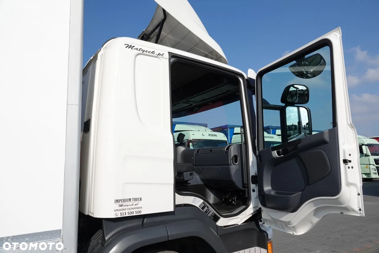 Scania P 450 / 4x2 / IZOTERMA / NIISKI PRZEBIEG 96 tys. km / WINDA ZAŁADOWCZA / OPONY 100% - 32