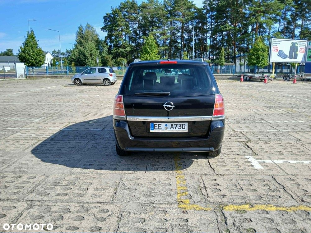 Opel Zafira 2.2 - 5