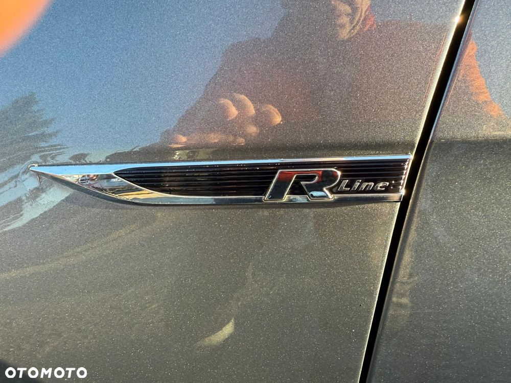 Volkswagen Golf 1.5 eTSI OPF DSG R-Line - 8