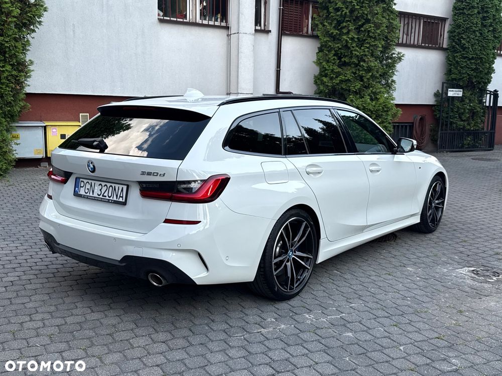 BMW Seria 3 320d Edition M Sport Shadow - 12