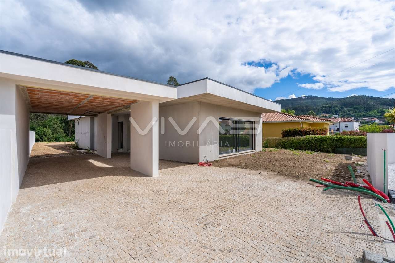 Moradia T3 Venda em Geraz do Lima (Santa Maria, Santa Leocádia e Morei - Grande imagem: 3/39