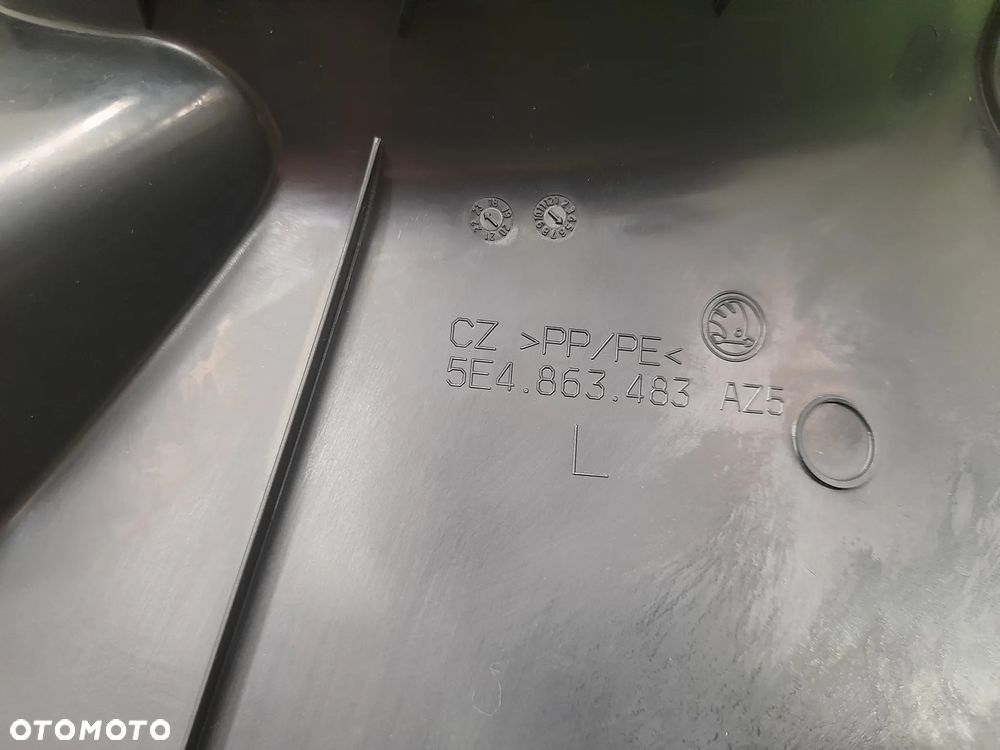 SKODA OCTAVIA IV OSŁONA SLUPKA  5E6867765 5E4863484 5E4863483 5E3867282 5E3867281 5E3853371 5E3853372 - 5