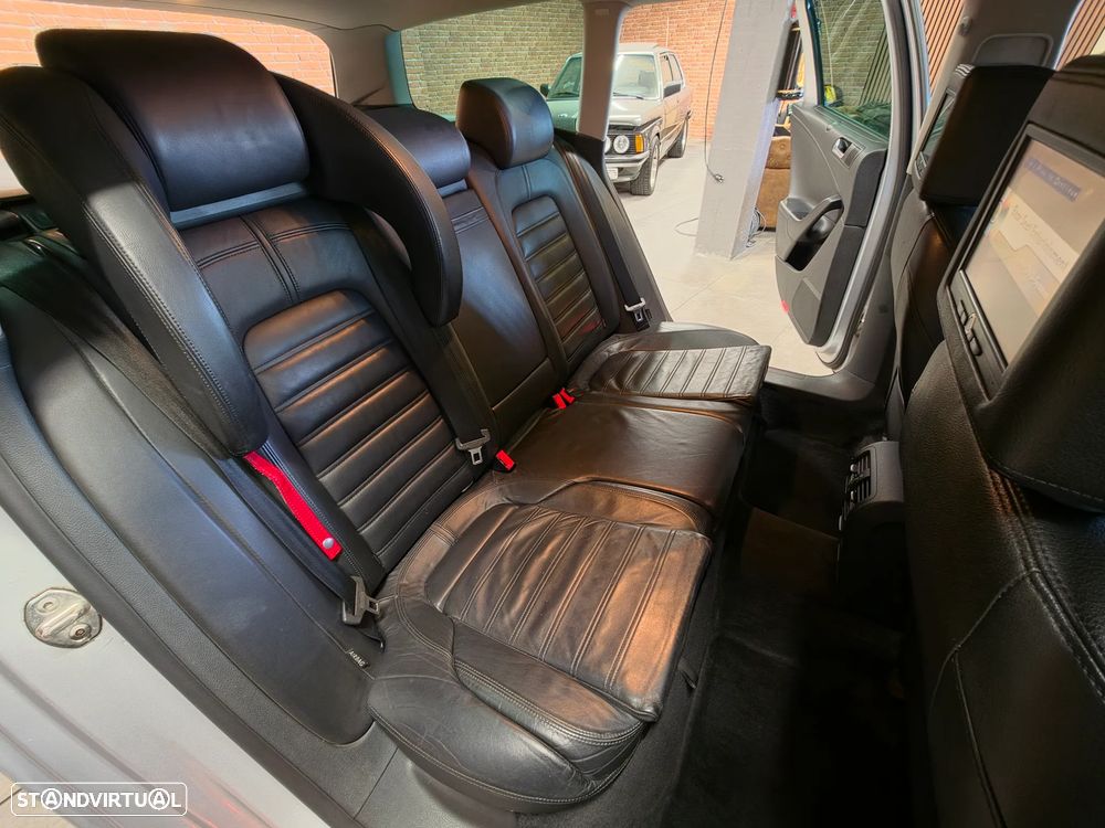 VW Passat Variant 2.0 TDi Highline DSG - 26