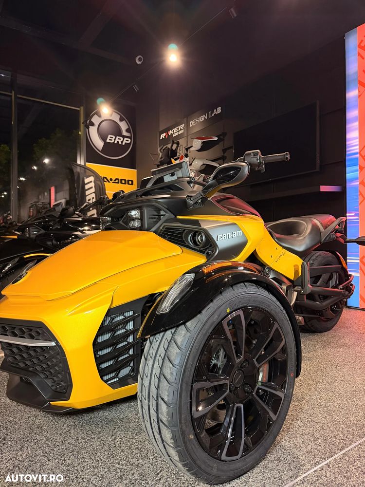 Can-Am Spyder - 4