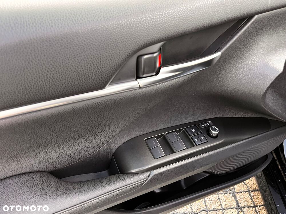 Toyota Camry 2.5 Hybrid Executive CVT - 23