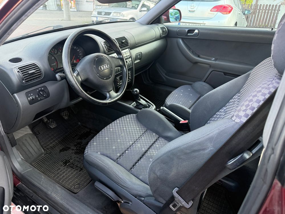 Audi A3 3-drzwiowe 1.8 Ambition - 8