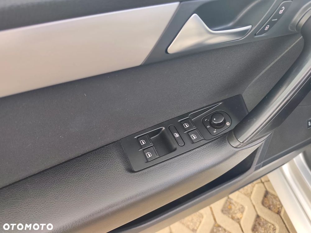 Volkswagen Passat 1.6 TDI Comfortline - 9