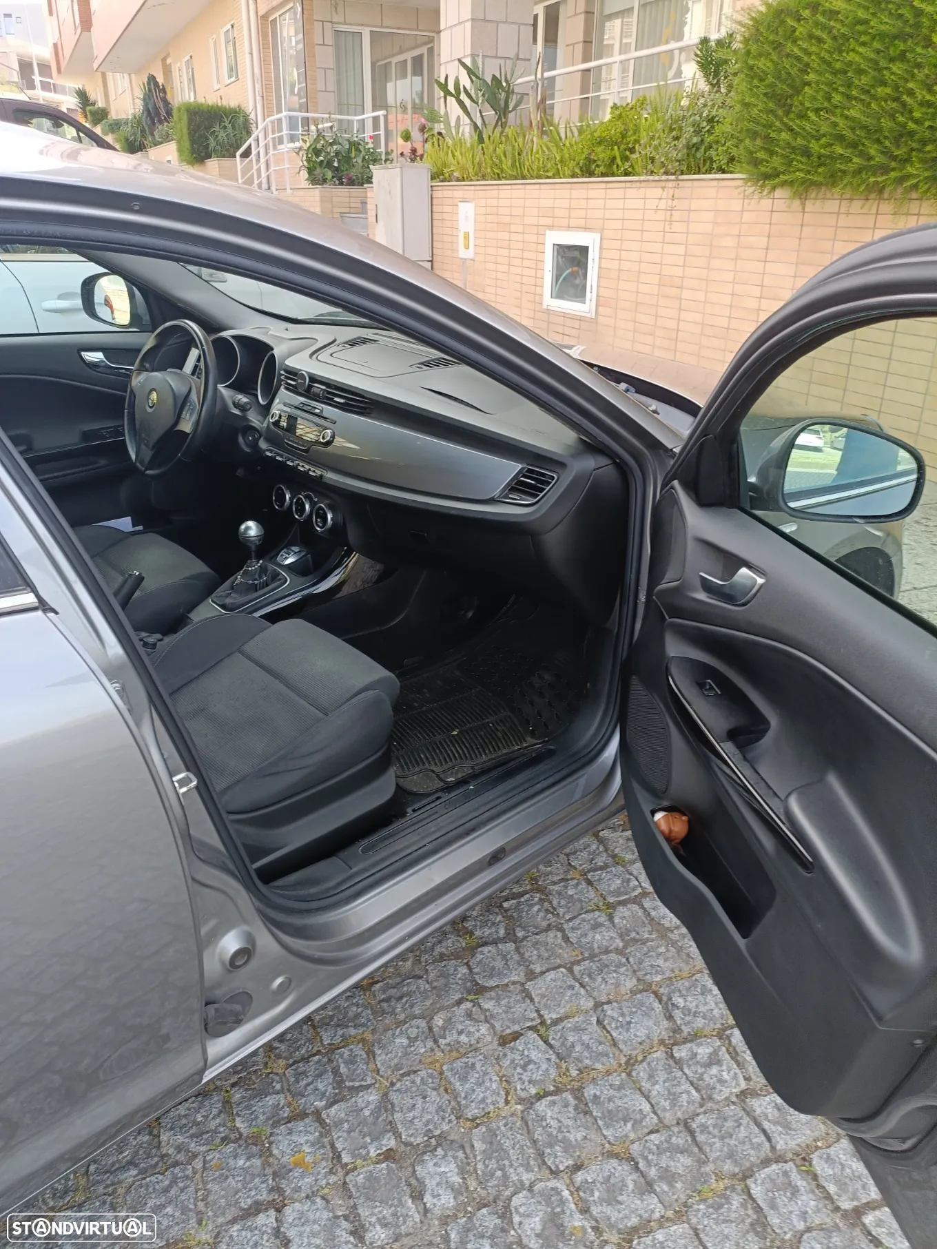 Alfa Romeo Giulietta 1.6 JTDm Distinctive - 9