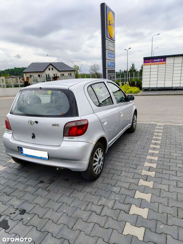 Toyota Yaris 1.3 Luna - 4