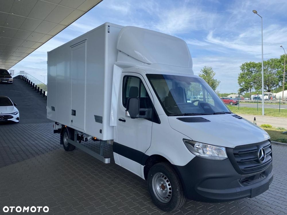 Mercedes-Benz Sprinter - 4