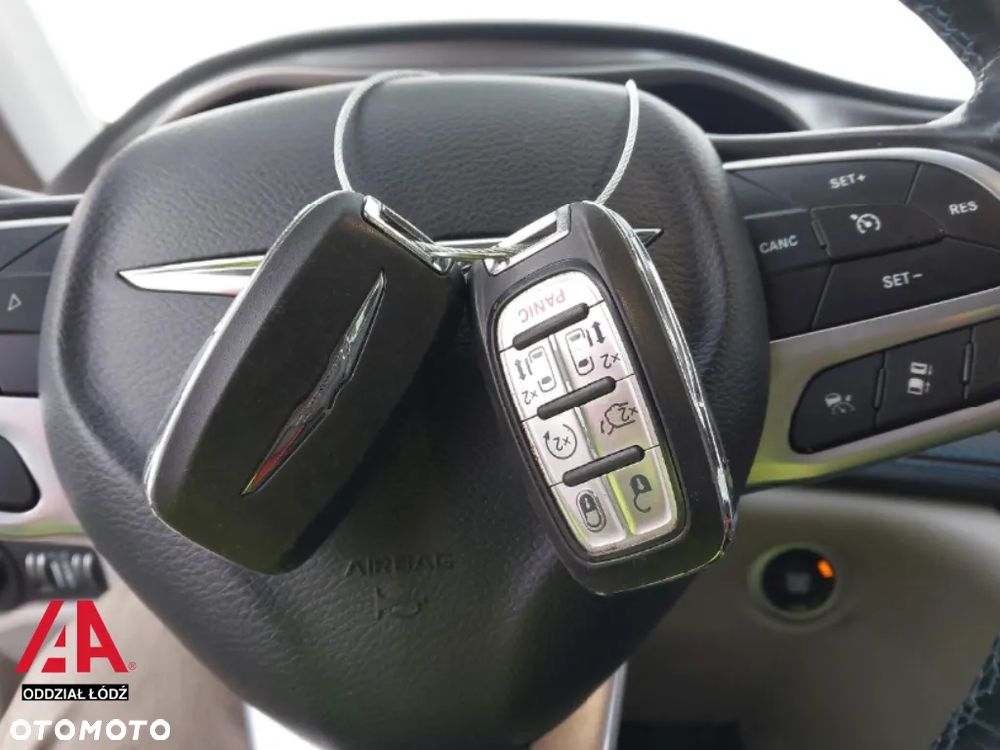 Chrysler Pacifica - 11