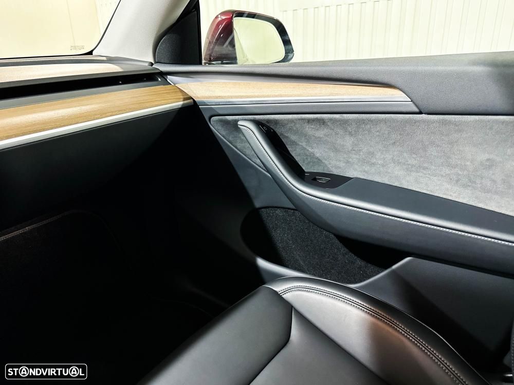 Tesla Model Y Long Range RWD - 26