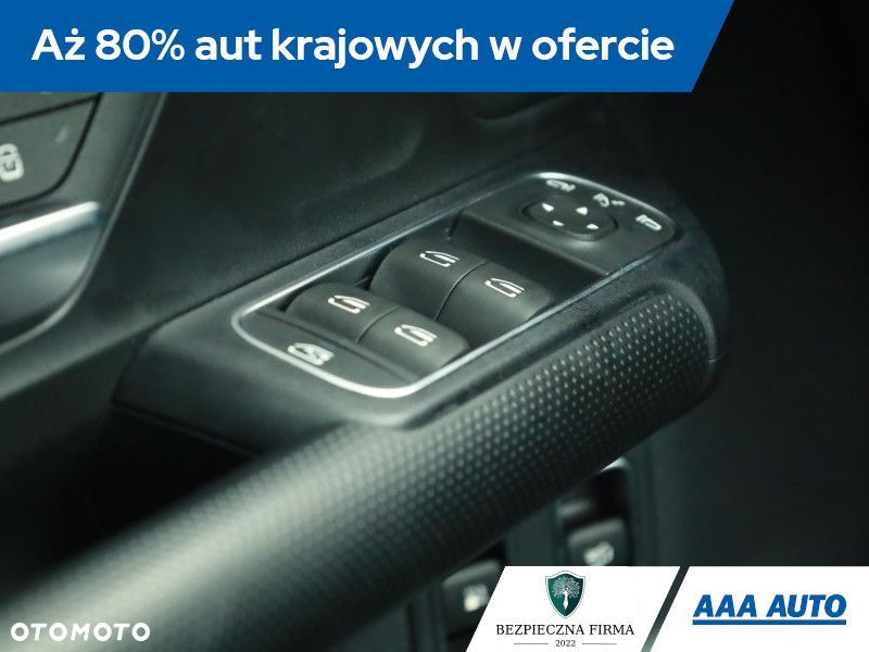 Mercedes-Benz GLA - 21