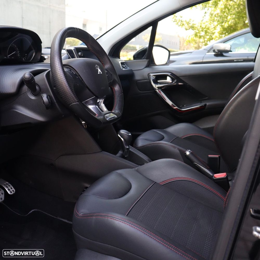 Peugeot 208 1.2 PureTech GT Line EAT6 - 24