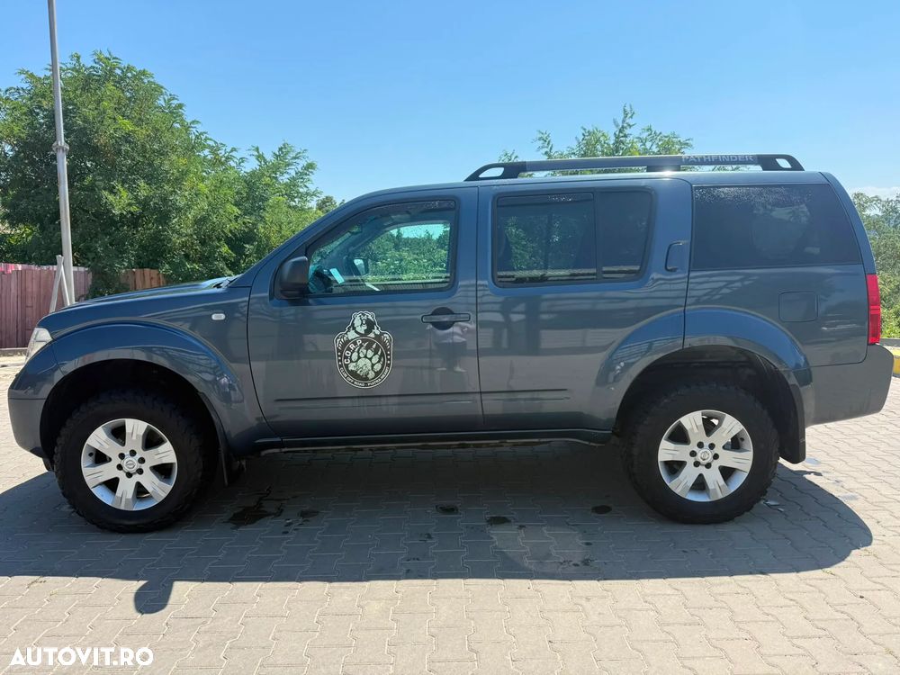 Nissan Pathfinder - 10