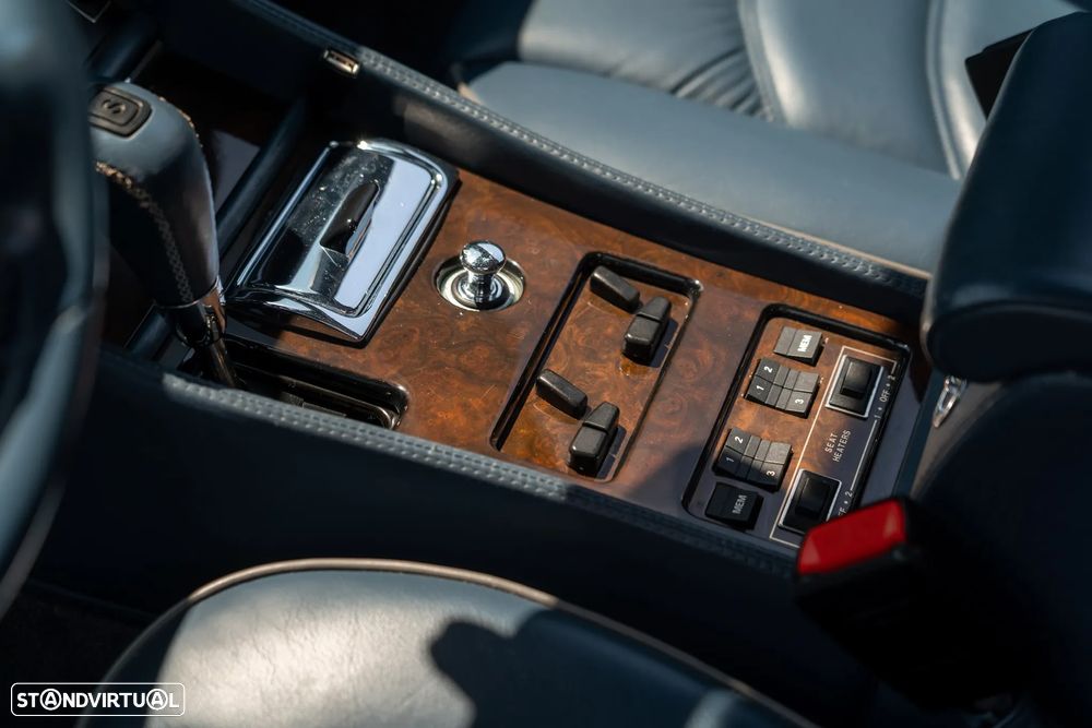 Bentley Azure Mulliner - 23