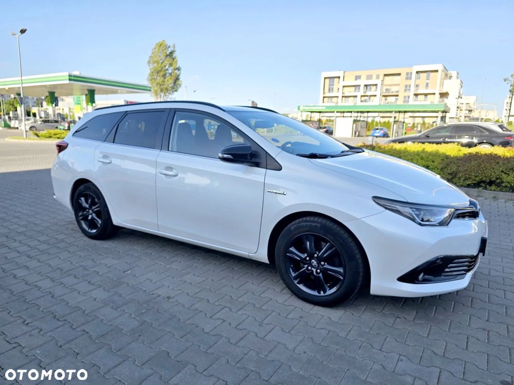 Toyota Auris Hybrid 135 Prestige - 11
