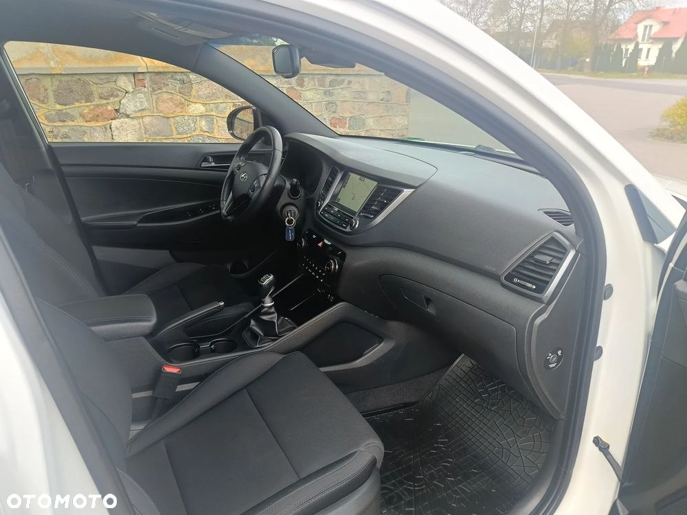 Hyundai Tucson 1.6 GDI BlueDrive GO 2WD - 19