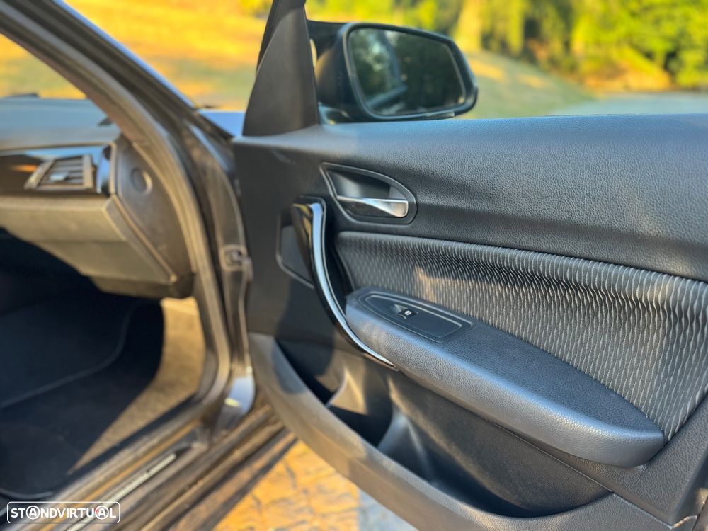BMW 116 d Pack M - 15
