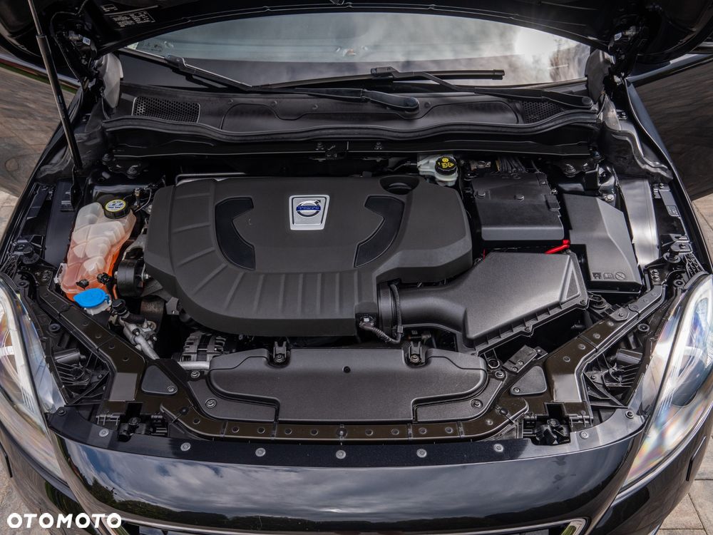Volvo V40 D3 Geartronic R Design - 40