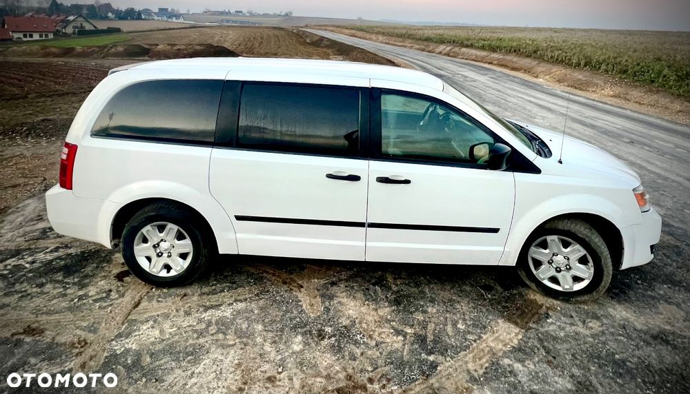 Dodge Grand Caravan - 5