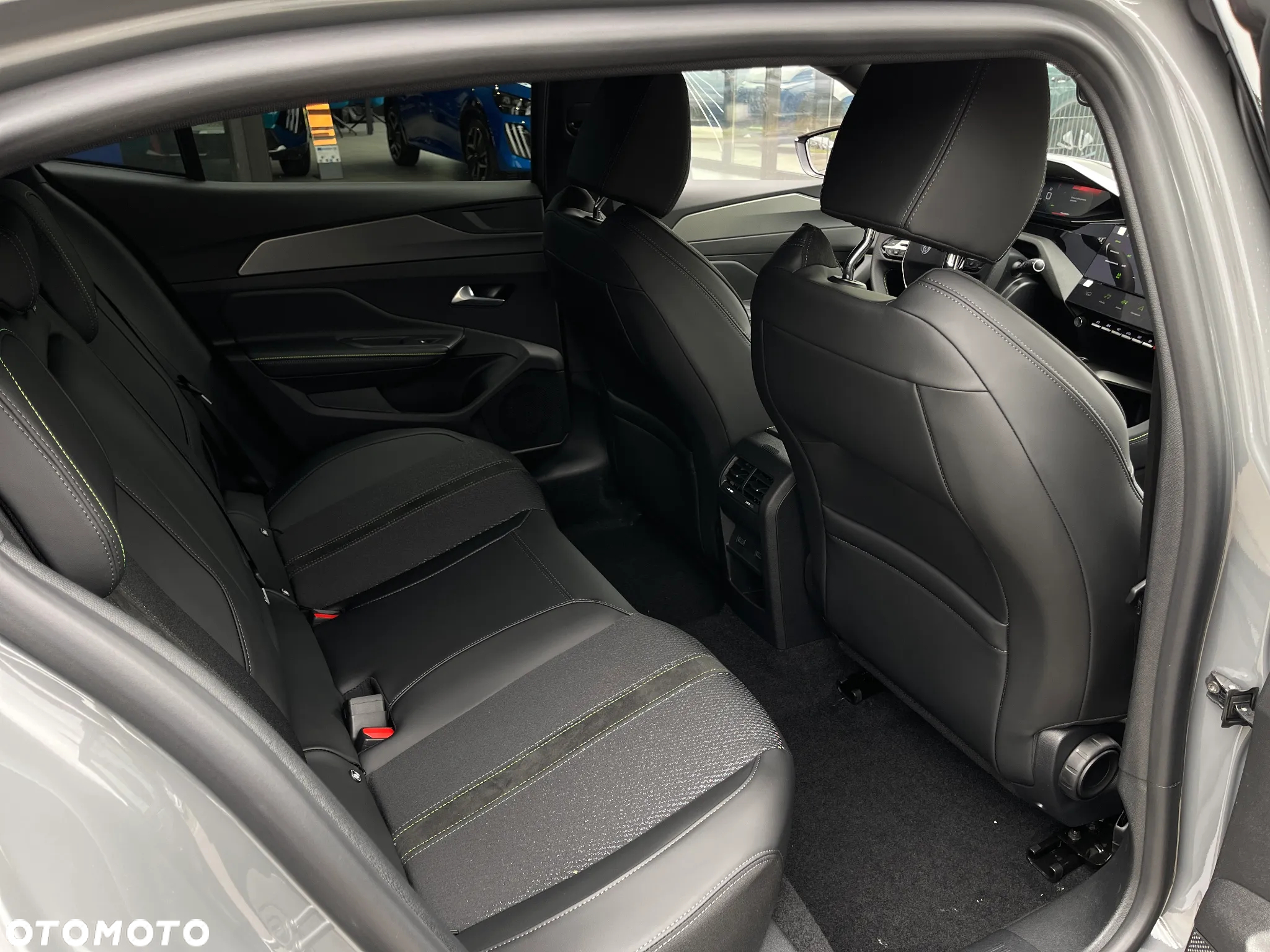 Peugeot 408 1.2 PureTech mHEV GT S&S e-DSC6 - 29
