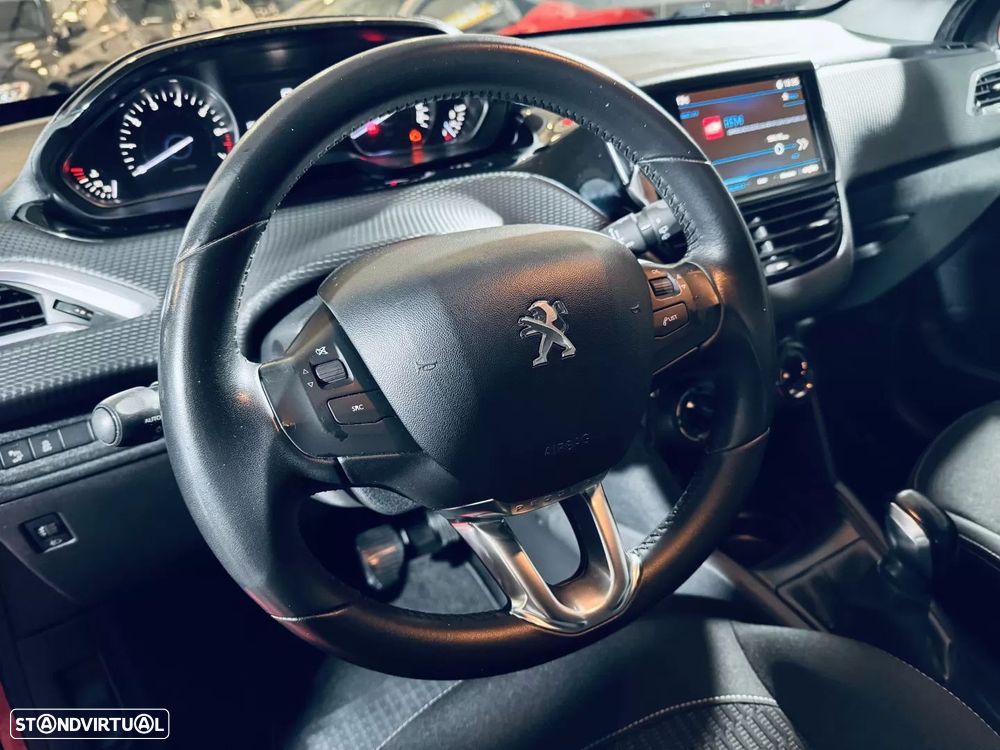 Peugeot 208 1.2 PureTech Style - 25