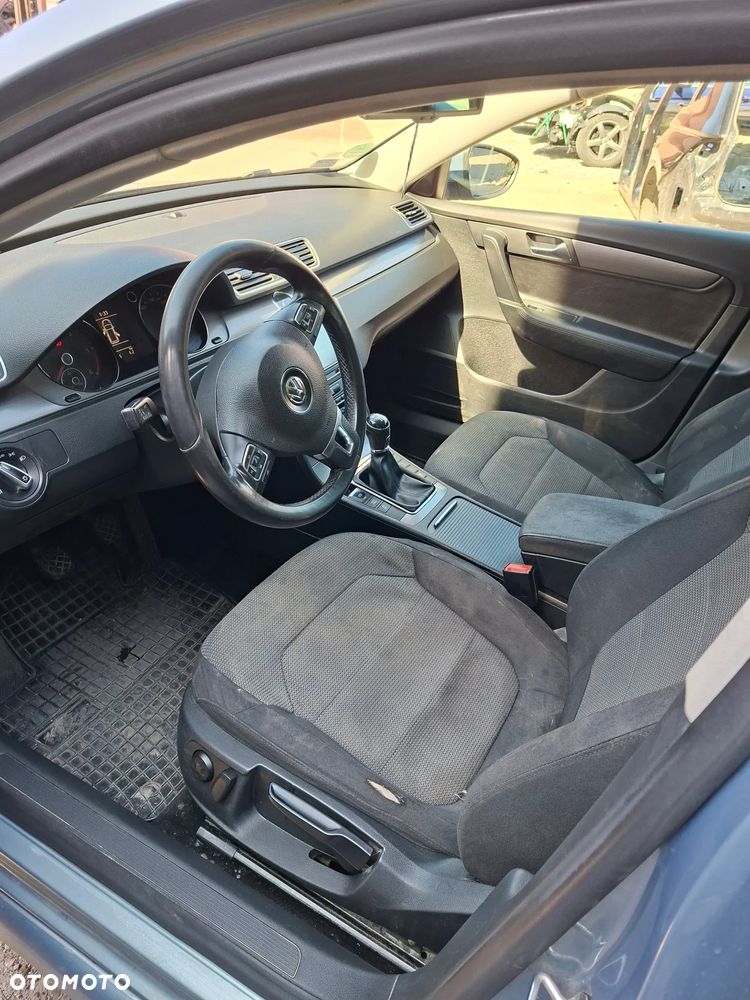Volkswagen Passat 2.0 TDI DPF Comfortline - 16