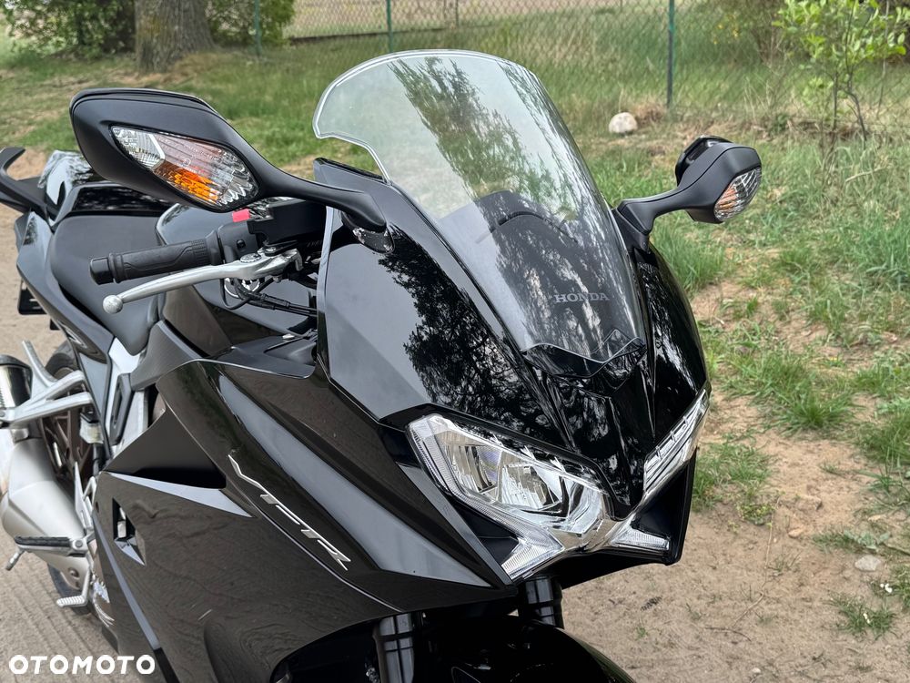 Honda VFR - 9