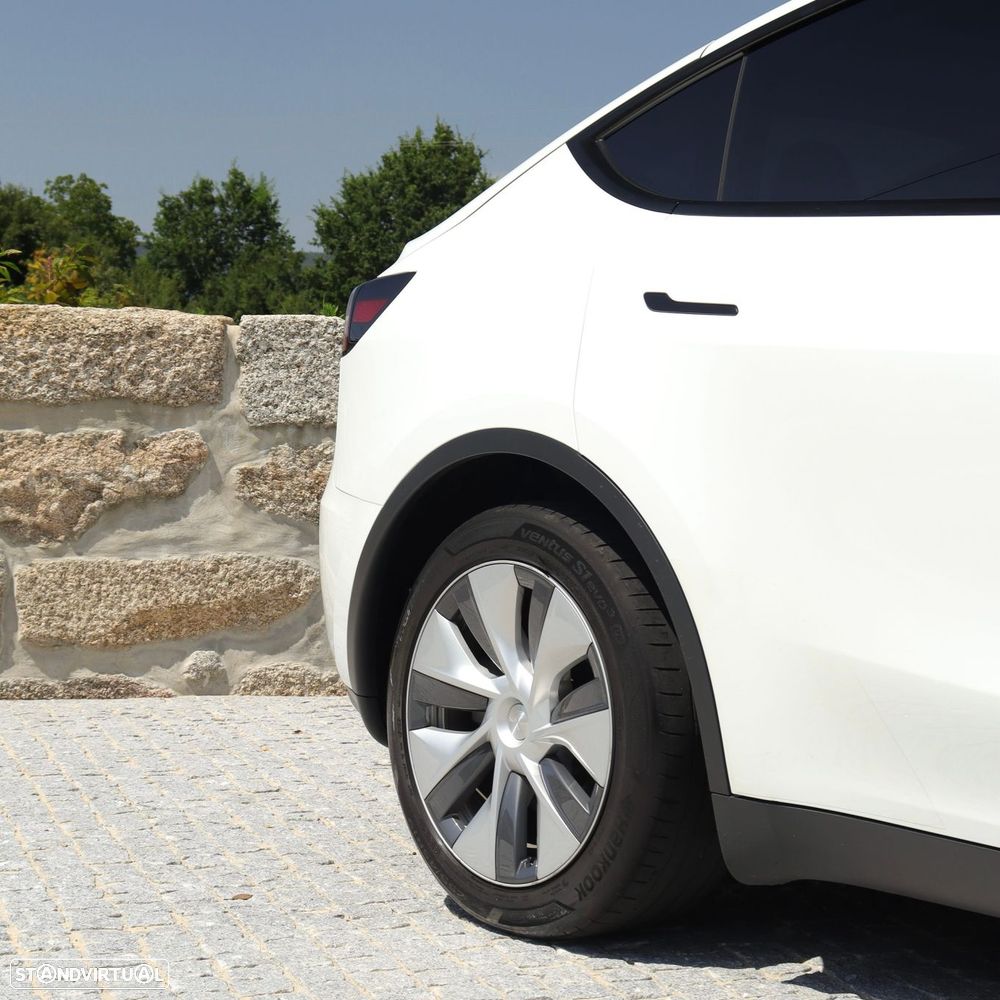 Tesla Model Y Long Range Dual Motor AWD - 9
