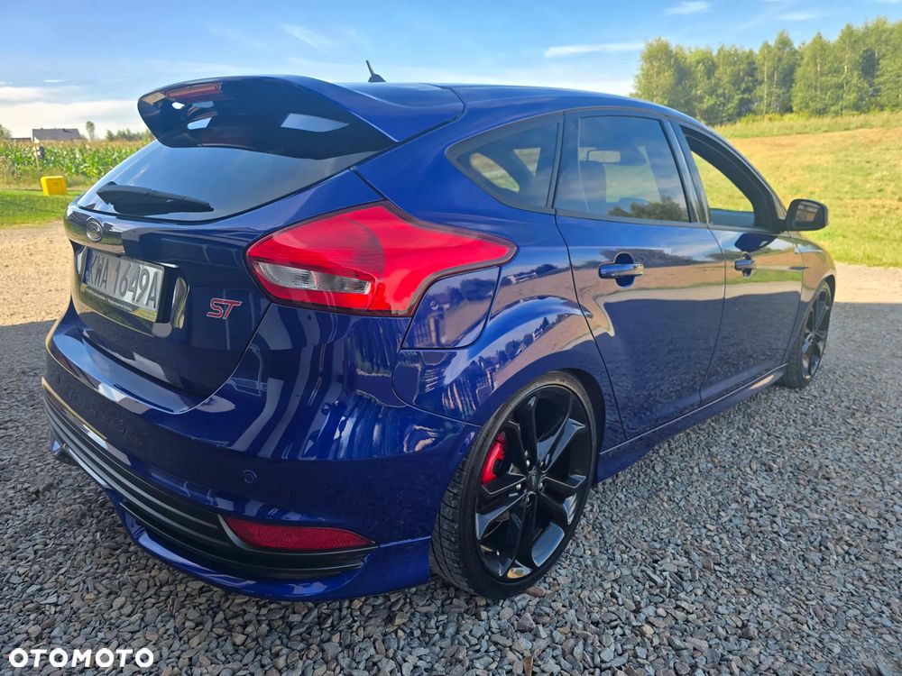 Ford Focus 2.0 EcoBoost ST mit Leder-Sport-Paket - 6