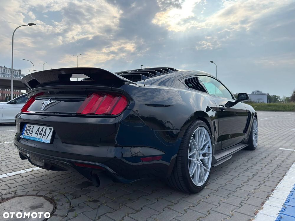 Ford Mustang - 10