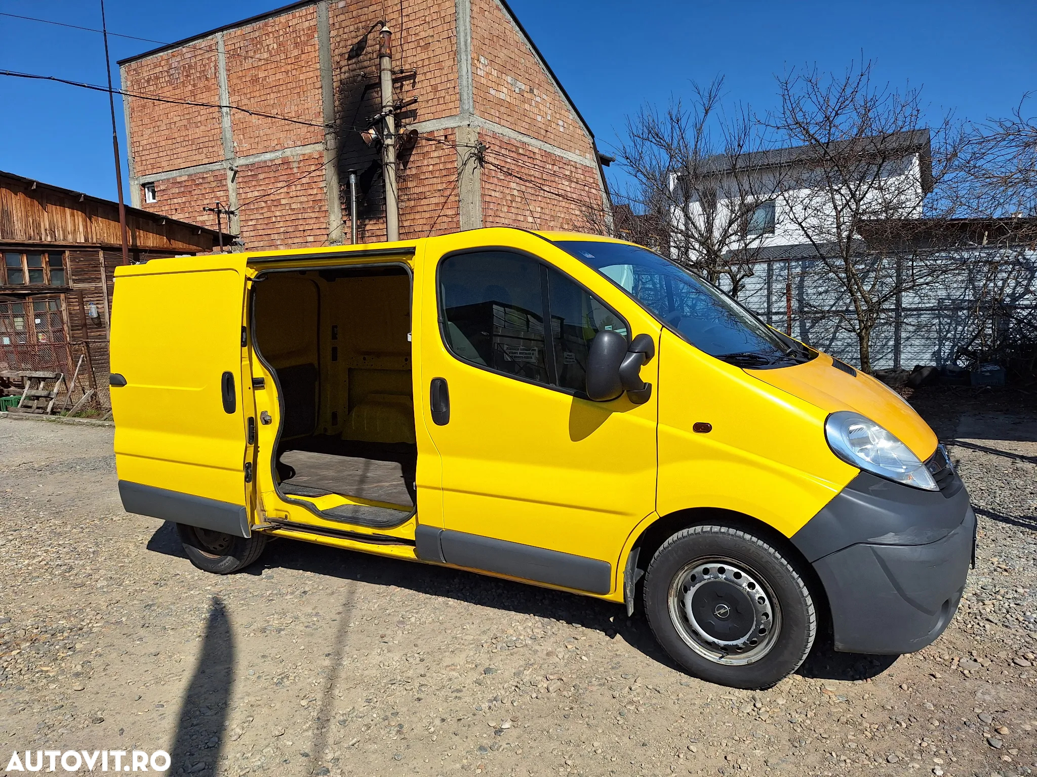 Opel Vivaro - 8
