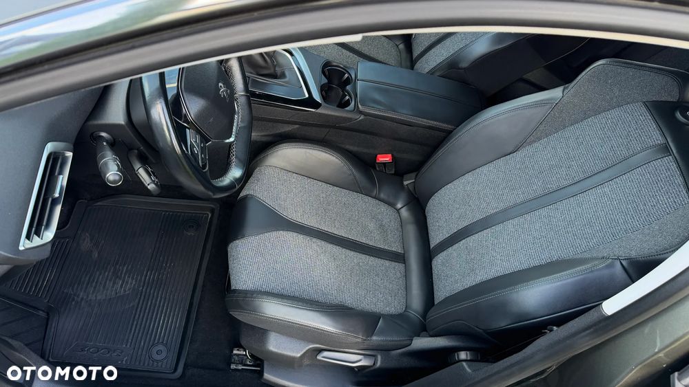 Peugeot 3008 1.6 BlueHDi Allure S&S - 27