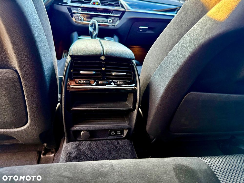 BMW Seria 5 530i xDrive M Sport sport - 12