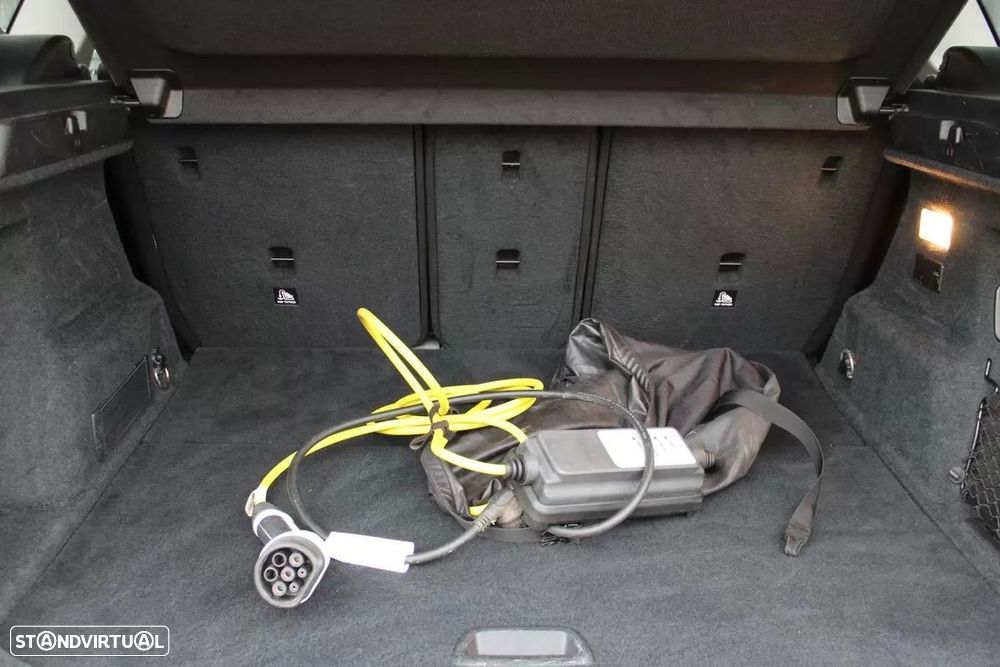 BMW 225xe Active Tourer - 17