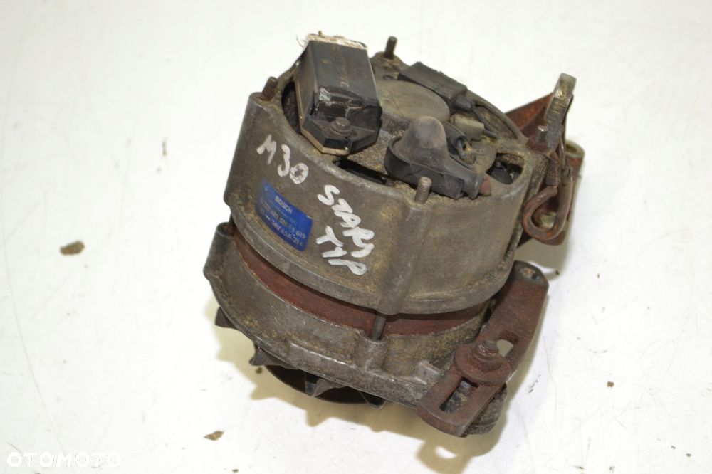 BMW E28 E24 M30 BOSCH ALTERNATOR 65A 0120489618 - 6
