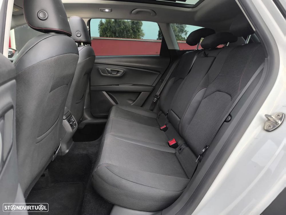 SEAT Leon 2.0 TDI DPF S&S DSG FR - 32