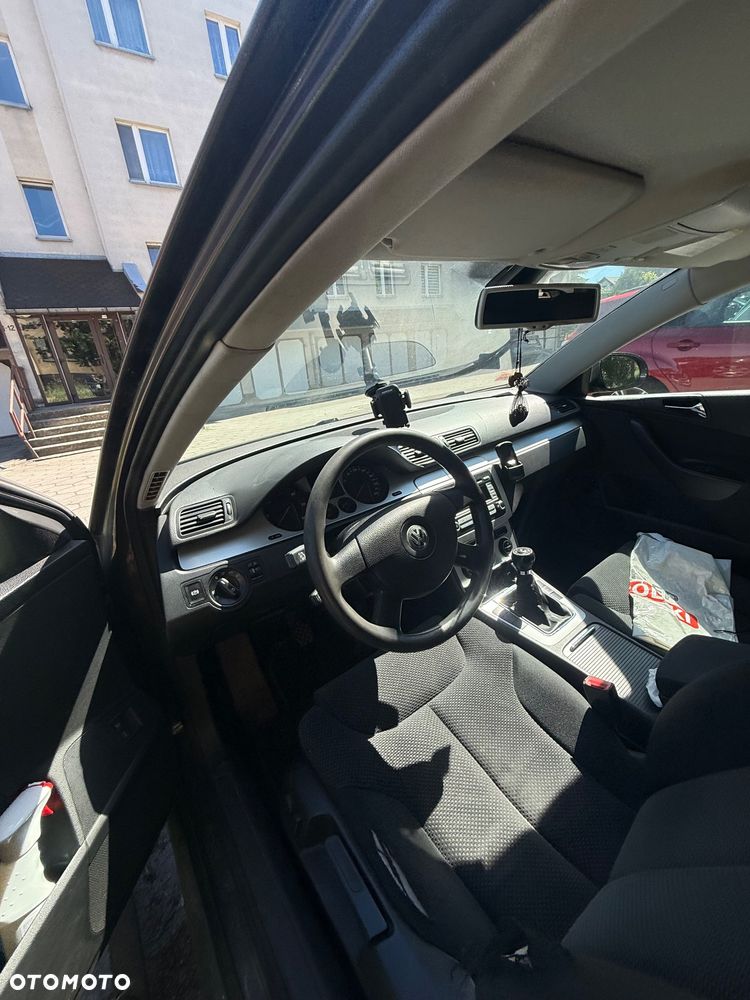 Volkswagen Passat 2.0 TDI Comfortline - 6