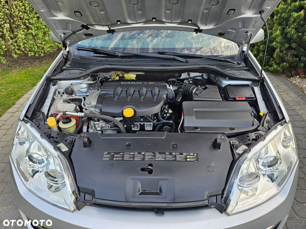 Renault Laguna 1.6 Authentique - 19